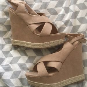 Nude wedges